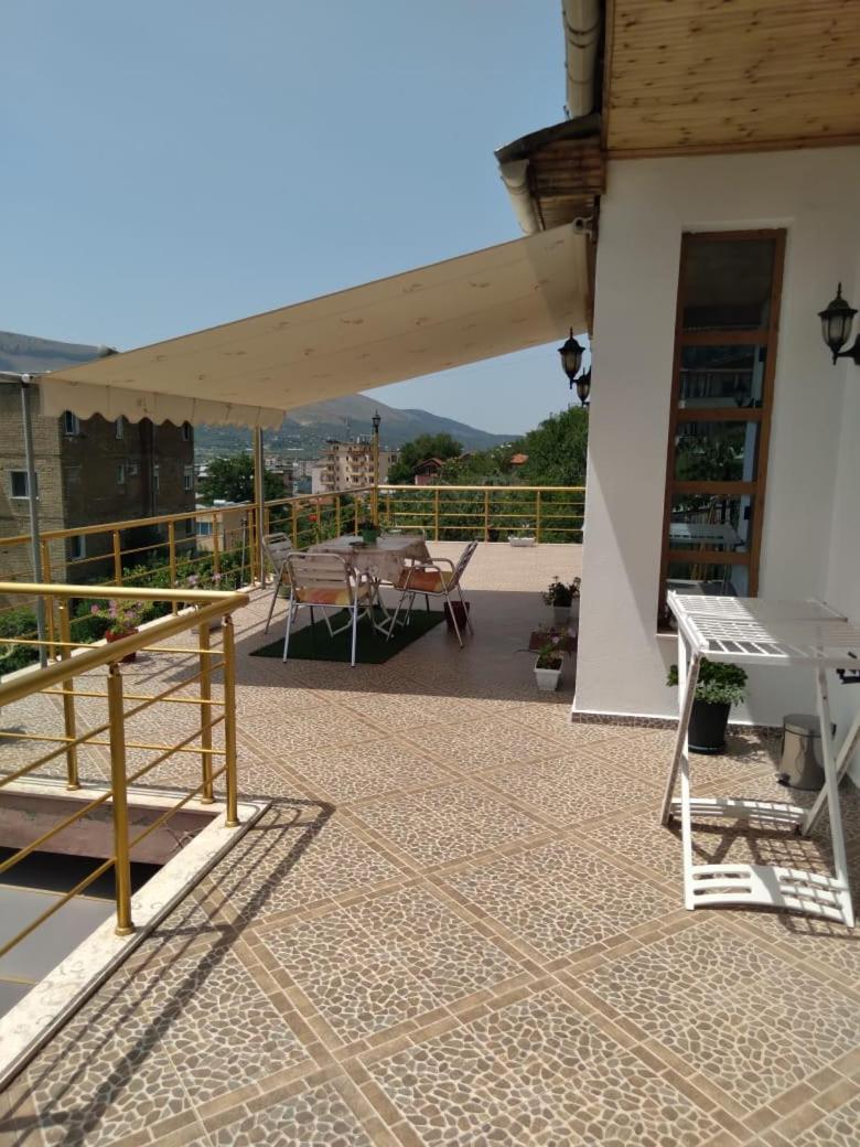 Sara Guesthouse Berat Exterior foto