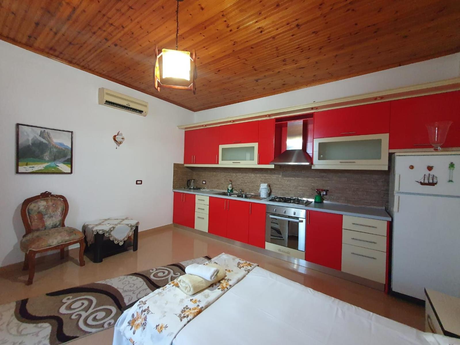 Sara Guesthouse Berat Exterior foto