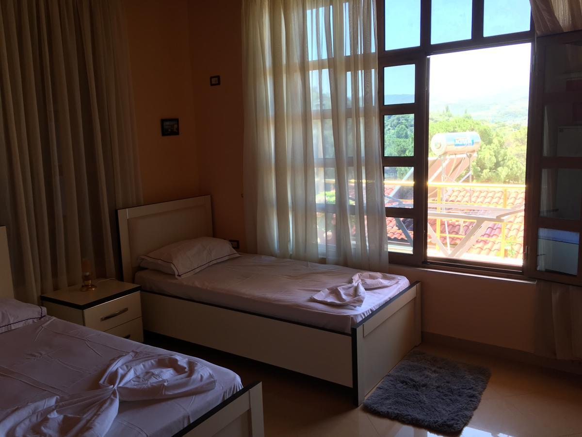 Sara Guesthouse Berat Exterior foto